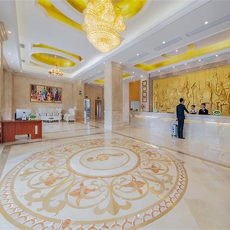 Vienna Hotel Huiyang Sanhe Square Huizhou  Exterior photo
