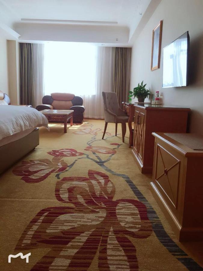 Vienna Hotel Huiyang Sanhe Square Huizhou  Exterior photo